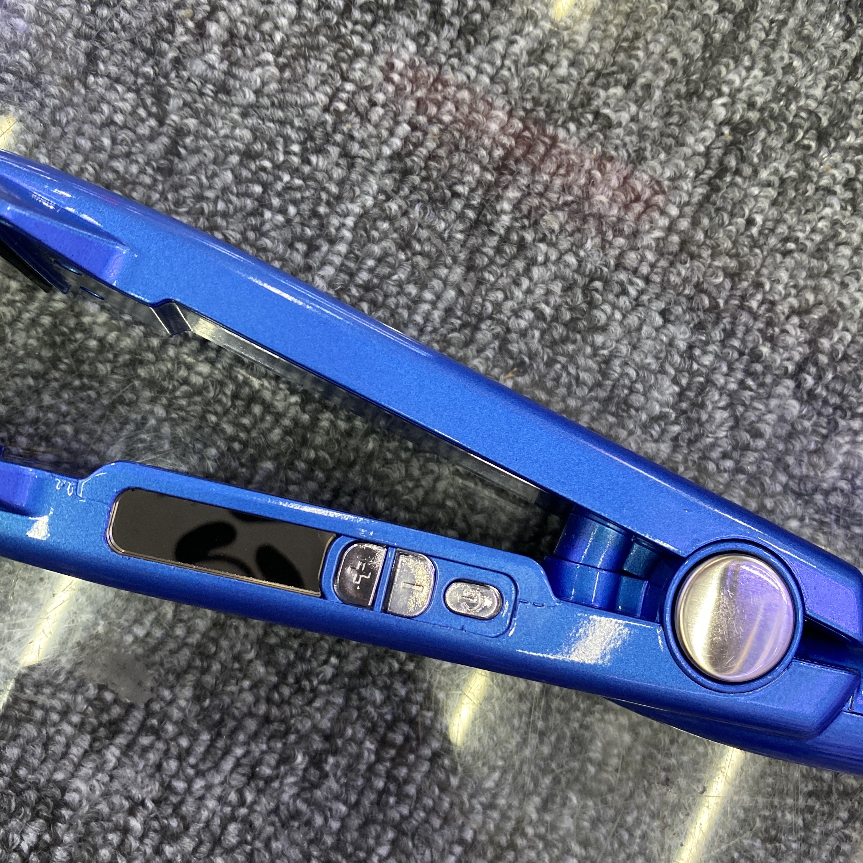The adjustable temperature range of the Rozia lady's straight plate clamp shows HR745 Specification image