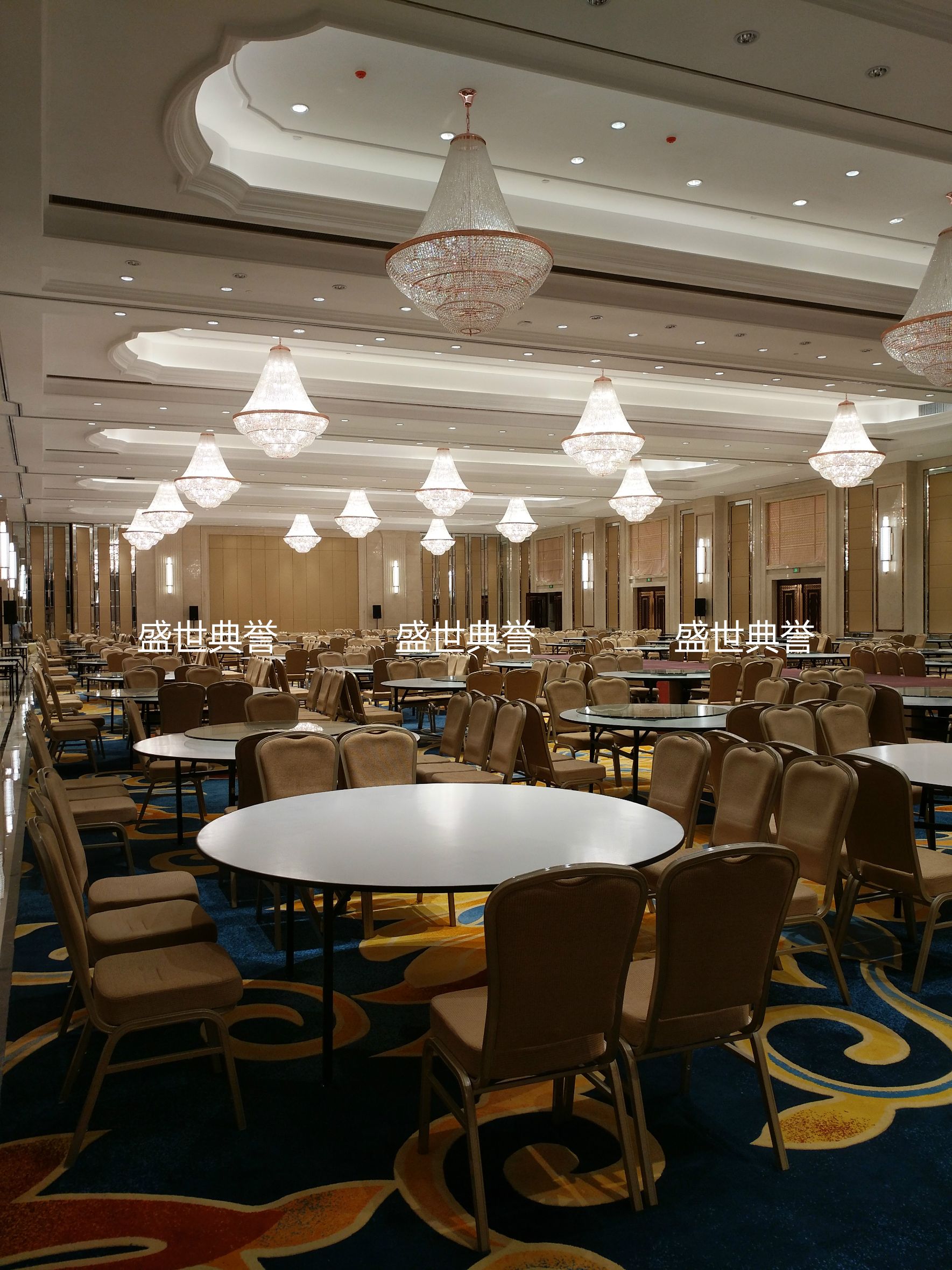 北京国际五星级酒店宴会厅餐椅会议中心铝合金椅饭店金属折叠椅子详情图6