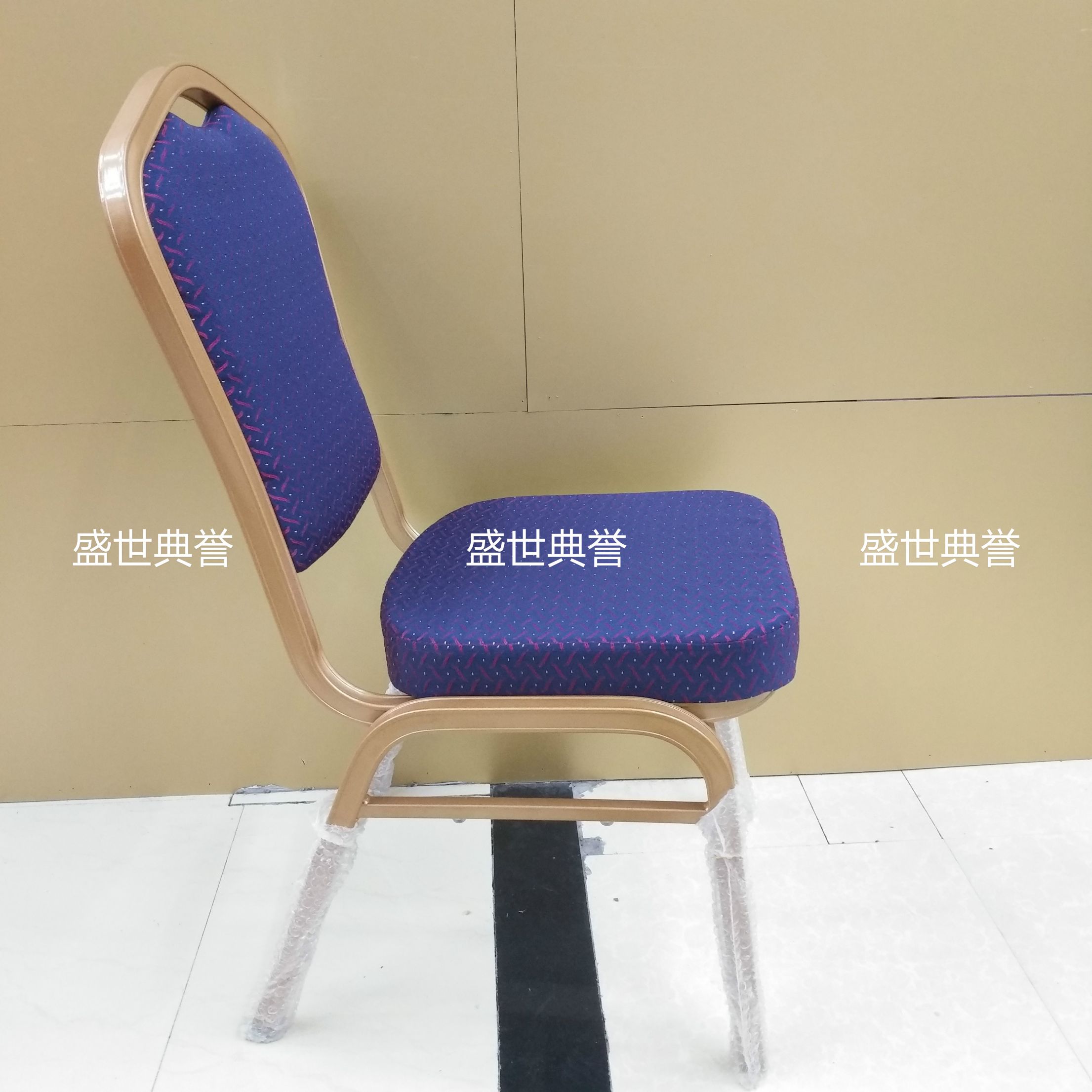 杭州度假酒店宴会家具定做会议中心铝合金椅子饭店婚宴会议桌椅细节图