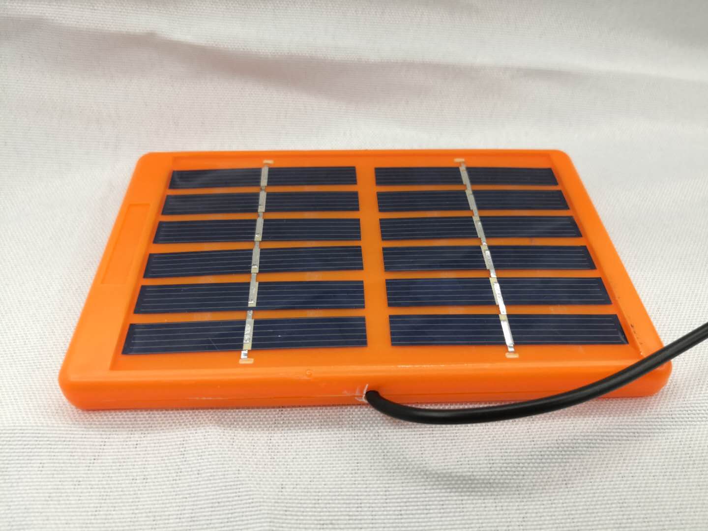 太阳能板光伏充电板户外旅行发电板防水详情图2