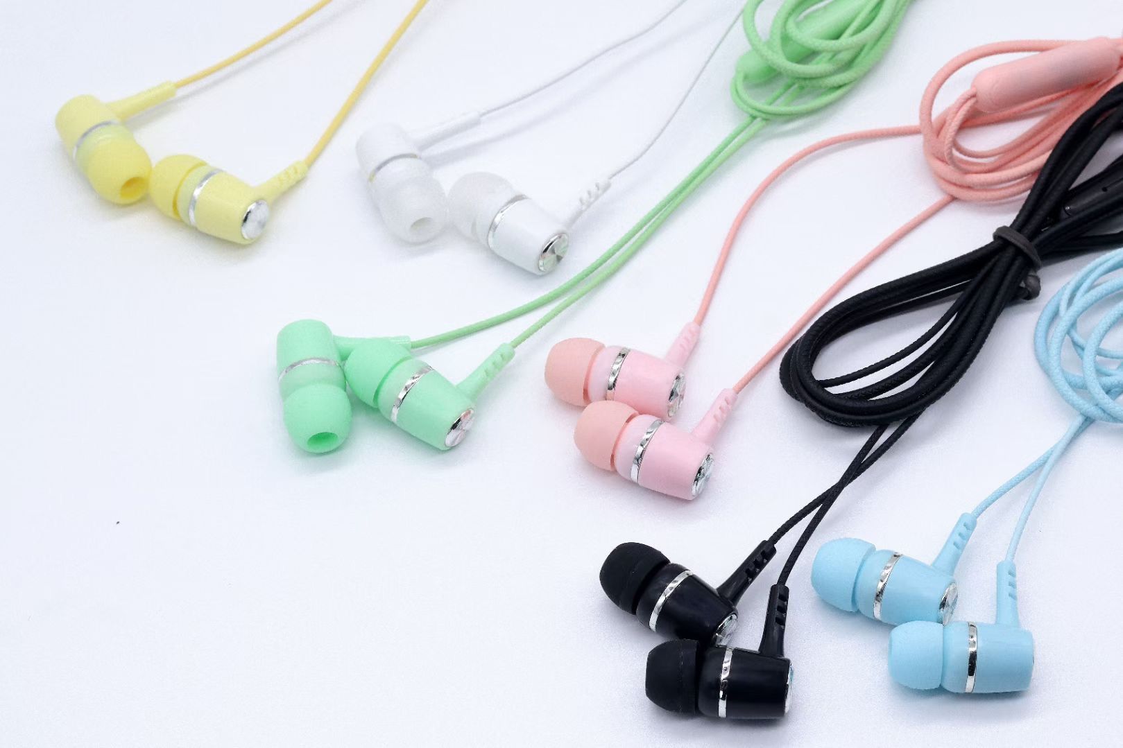 Suitable for Apple and Android, domestic boxed Macaron universal mobile phone headphones with microphone, in-ear gift headphones detail image 9