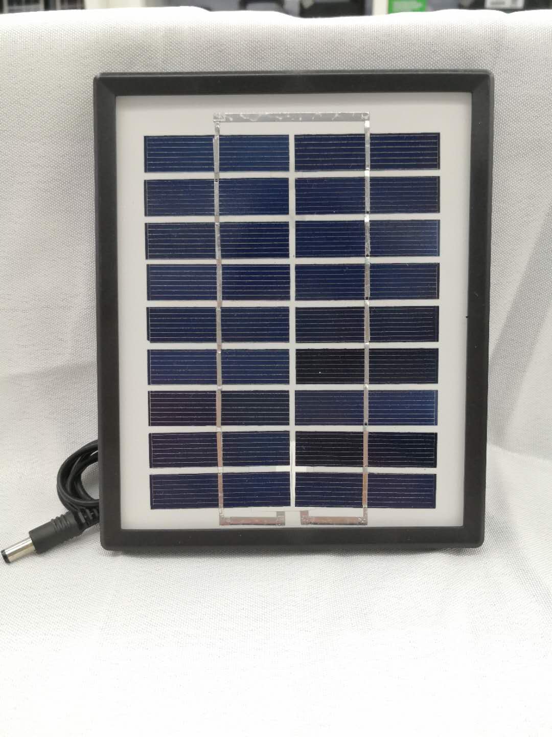 Polycrystalline home solar panels charge mobile phones