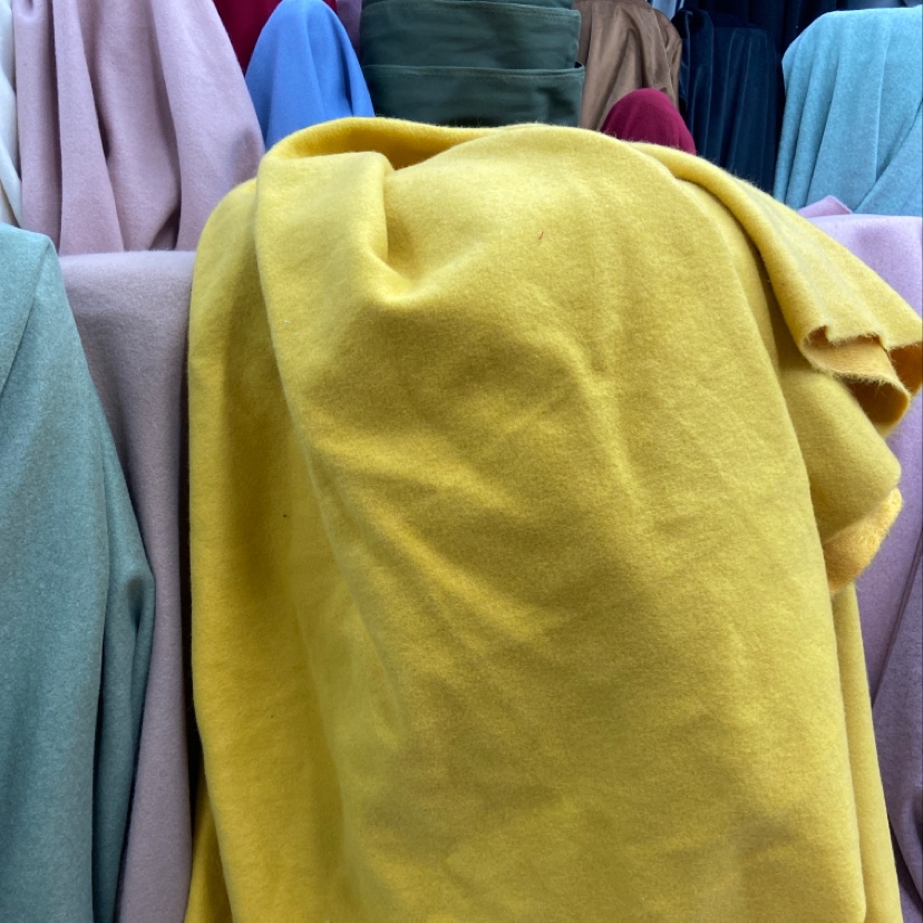 黄色羊呢料布料围巾大衣服装装饰品工艺品头饰面料