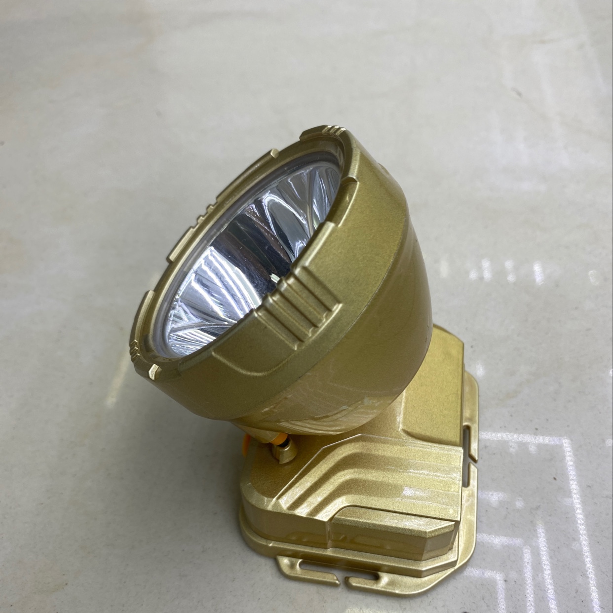 土豪金太阳能头灯