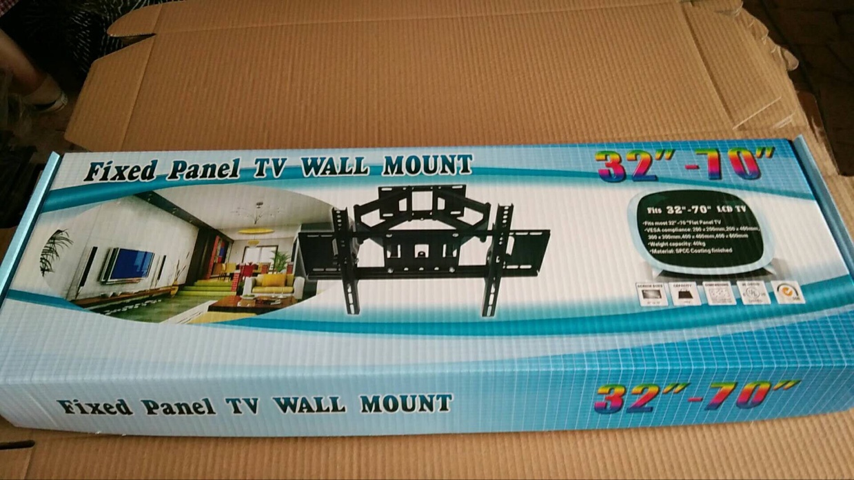 Adjustable wall mount for LCD TV