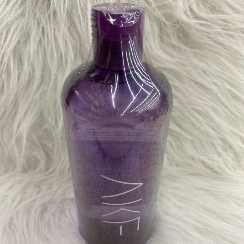 A k f 卸妆水产品图