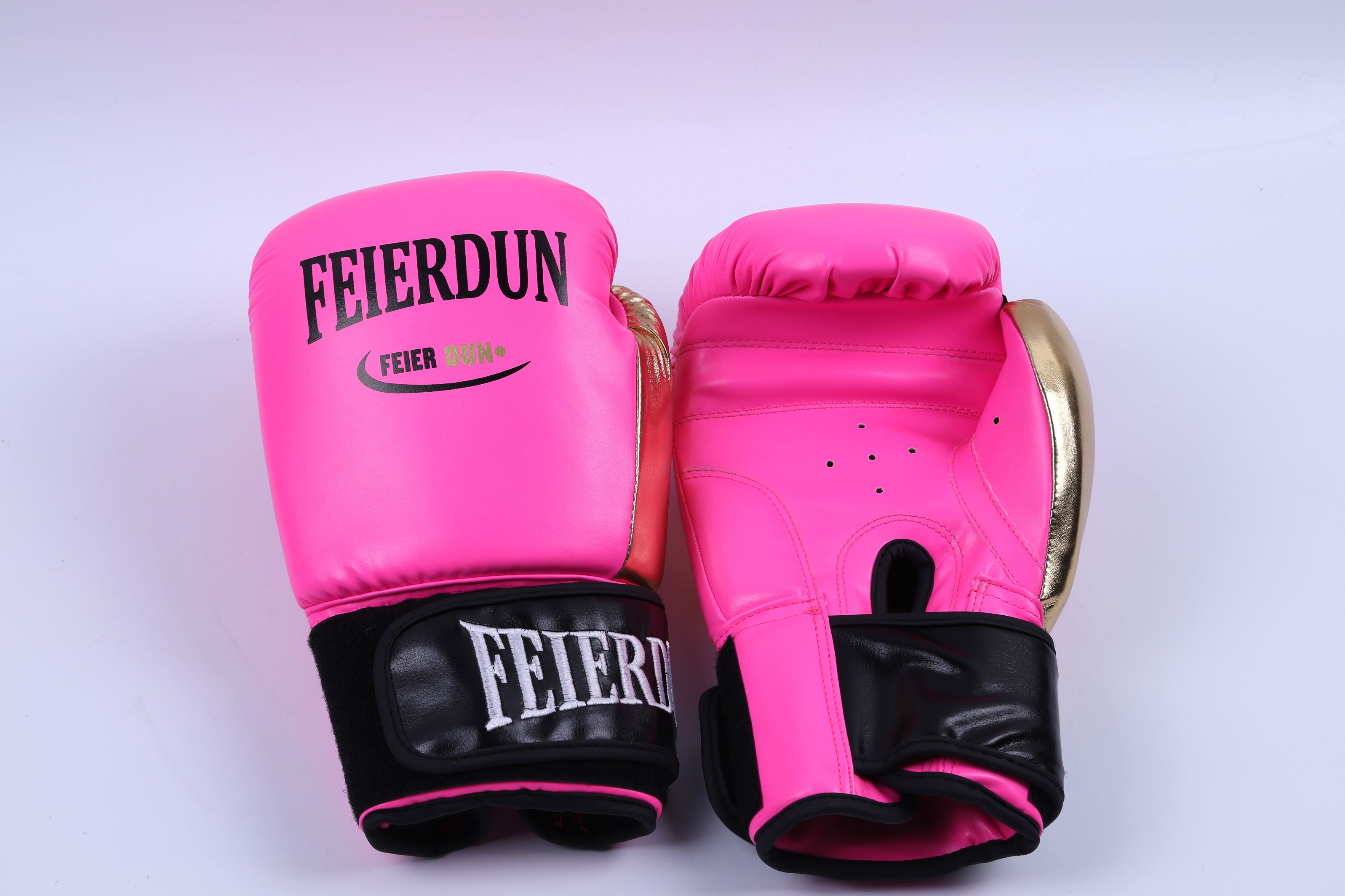 ويبيع منتجو رياضة التايكوندو، بقفازات الملاكمة details Picture
