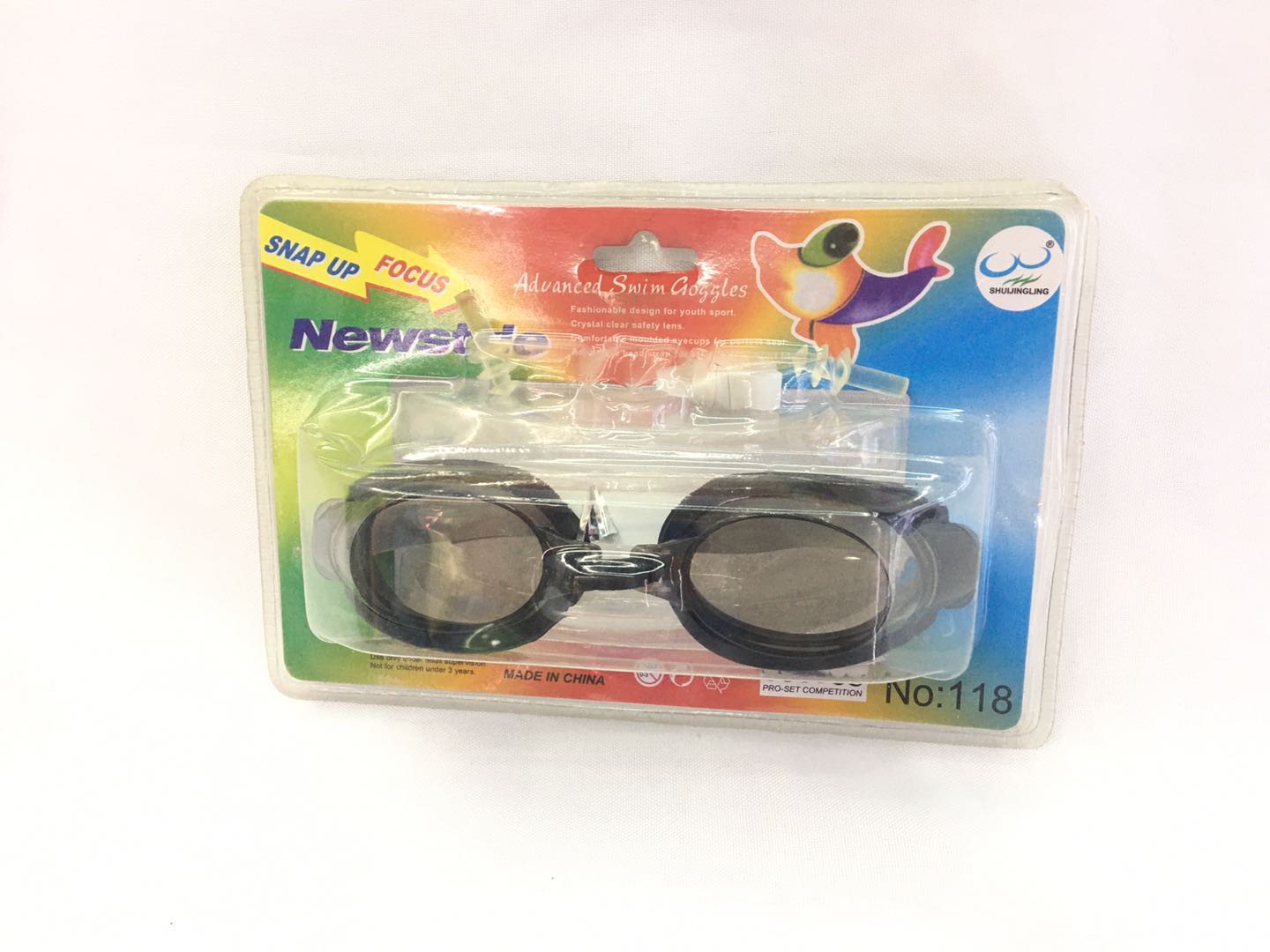 Swimming goggles manufacturers supply low-priced swimming goggles, adult vacuum-formed swimming goggles, goggles and adult swimming glasses for export detail image 3