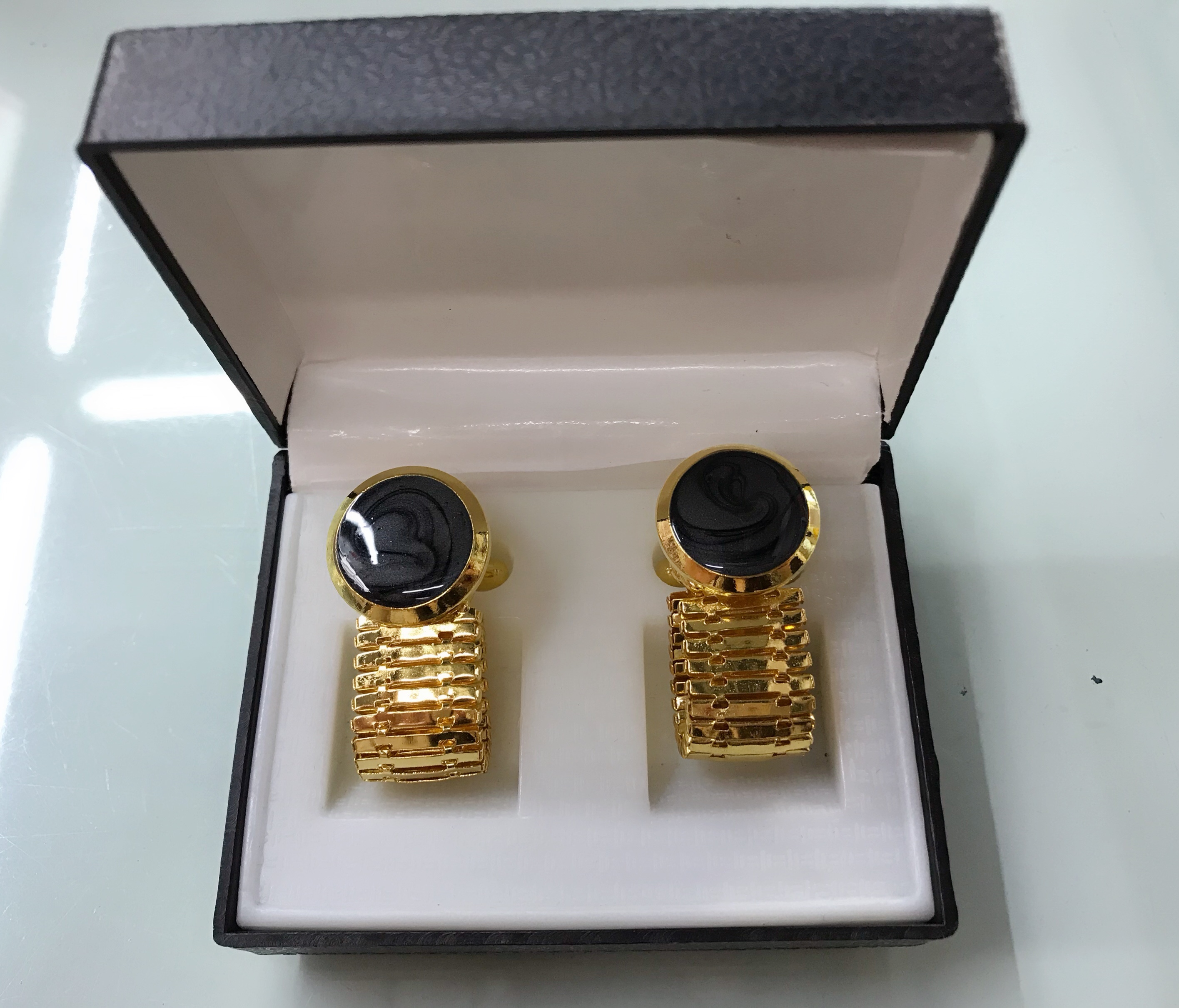 Shirt cufflinks details Picture