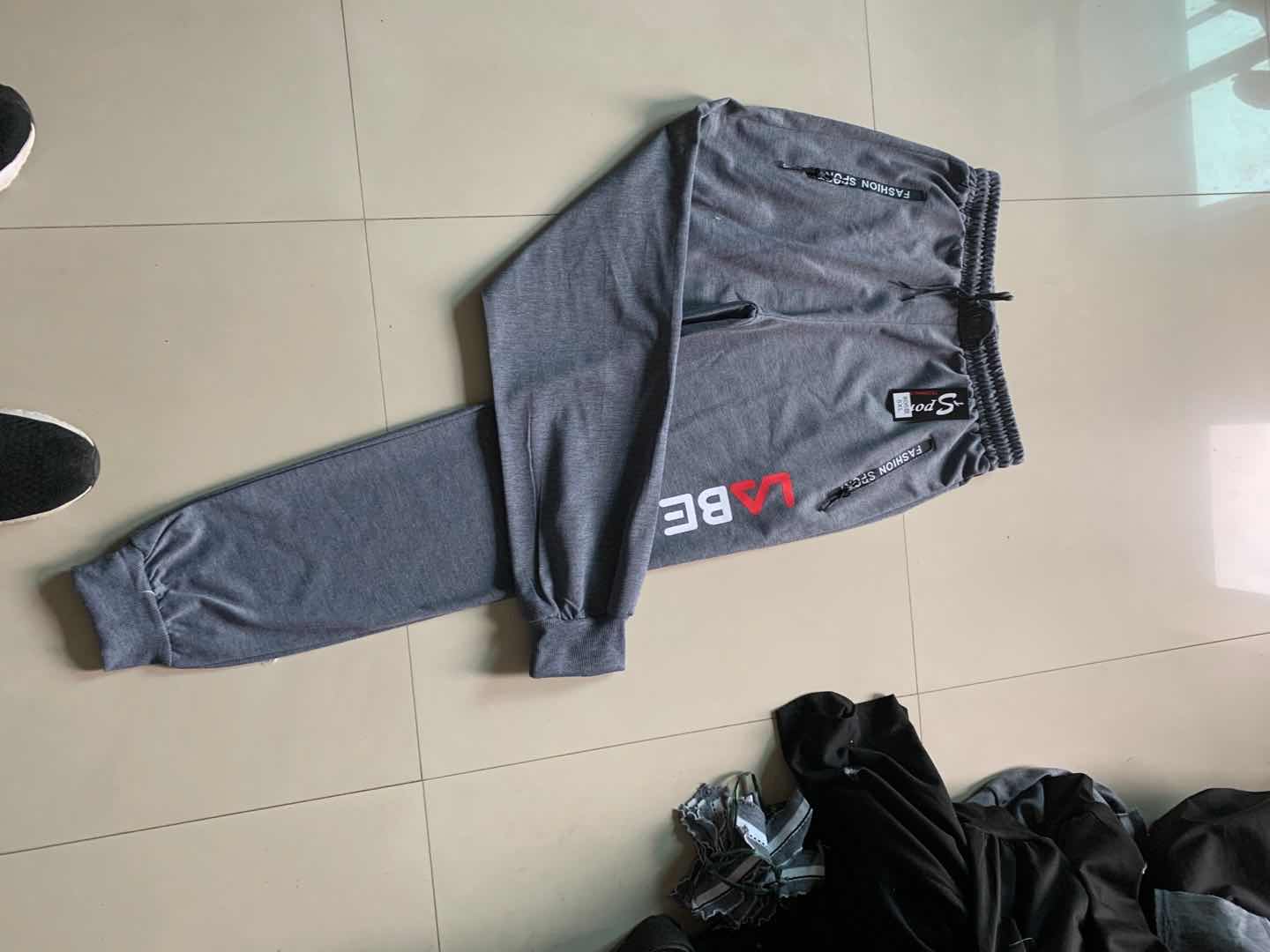 Men's casual sportswear pants detail image 2