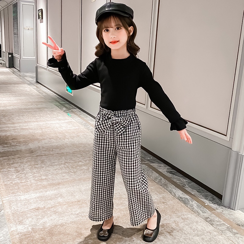 Girls' black plaid pants set for spring and Autumn 2024 New style trendy and stylish long pants, children's loose pants two-piece set Item Picture