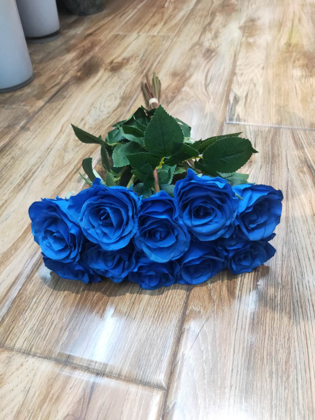 Factory direct sales of new 8-head and 10-head artificial snow mountain rose flowers. Wholesale Specification image