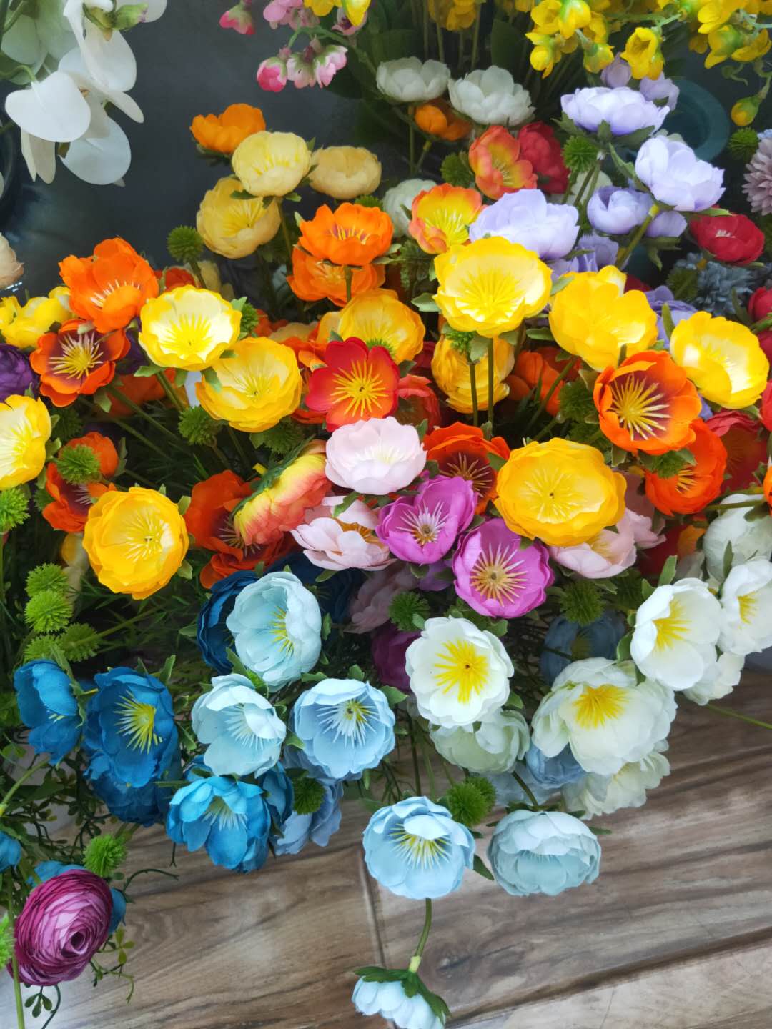 Factory direct sales of artificial flowers wholesale. 12-head Spring peony. For interior decoration, you can choose from a variety of national trend colors Specification image