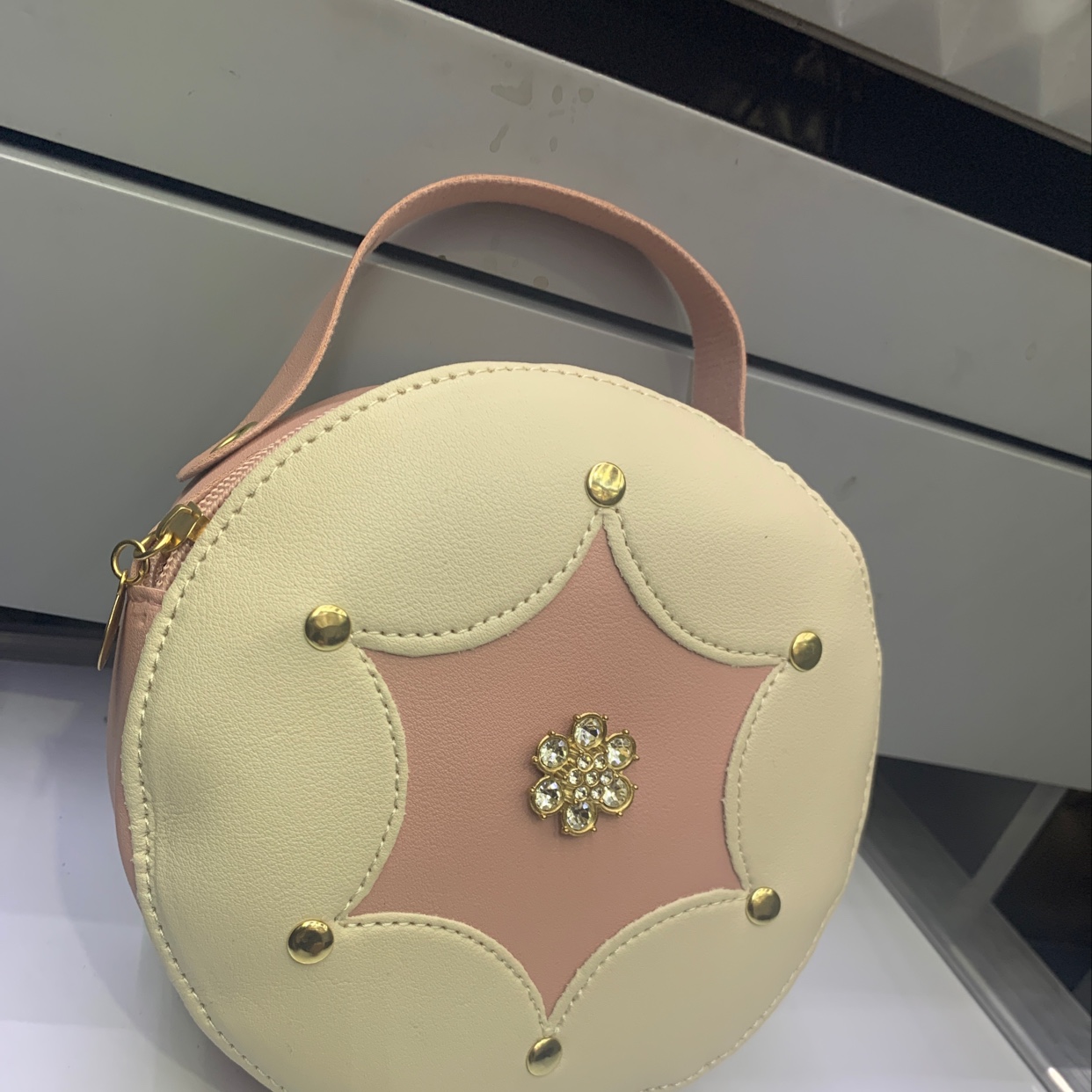 Handbag details Picture