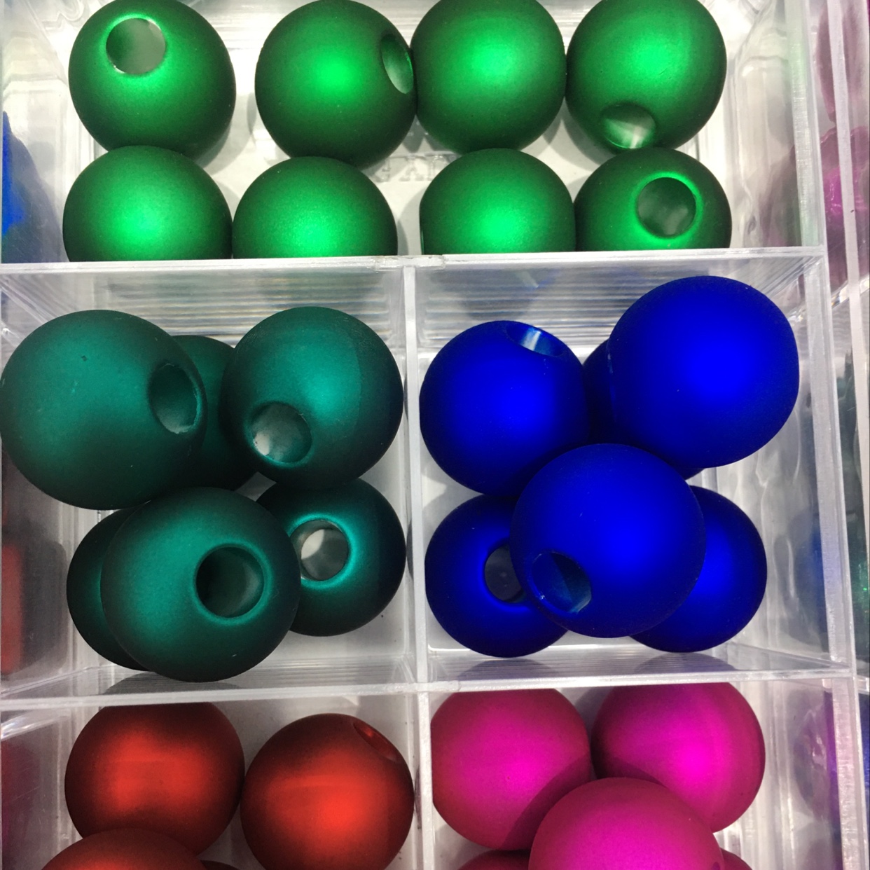 Fluorescent rubber with a diameter of 25 cm, 0.7 aperture thumbnail