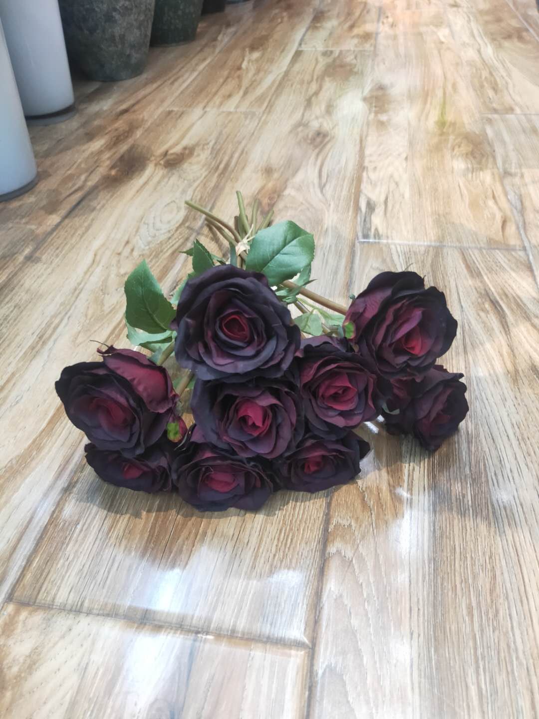 Factory direct sales of new 8-head and 10-head artificial snow mountain rose flowers. Wholesale Item Picture