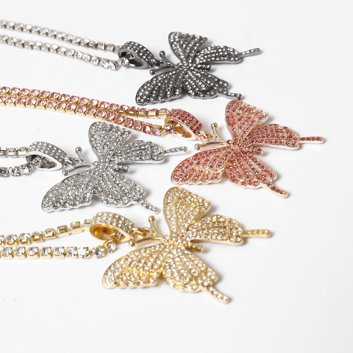 European and American cross-border jewelry fashion street style sparkling diamond collarbone chain necklace, elegant ins diamond-encrusted large butterfly necklace for women detail image 17