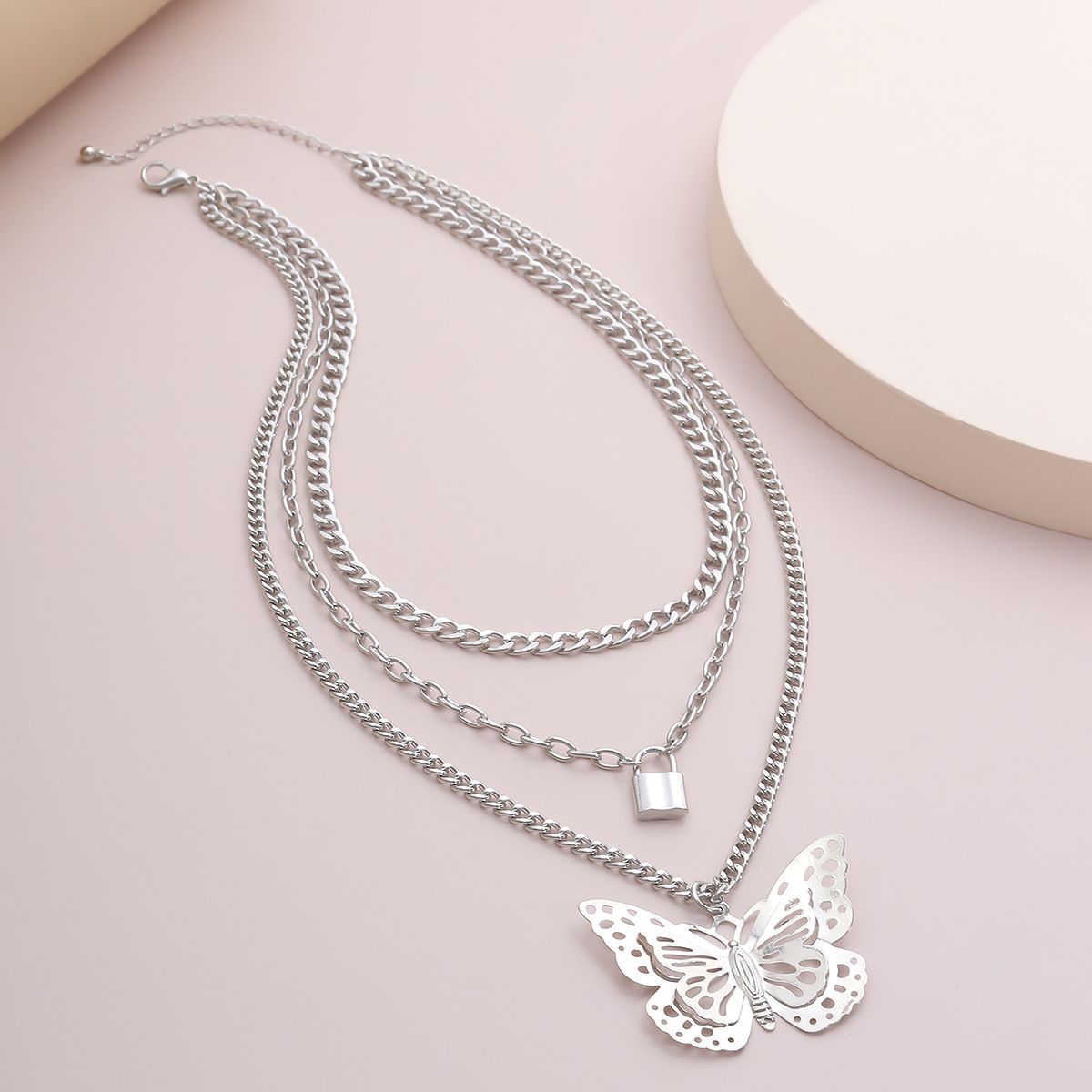 European and American cross-border jewelry, simple ins metal lock-shaped pendant necklace, fashionable and exaggerated hollowed-out large butterfly necklace detail image 7