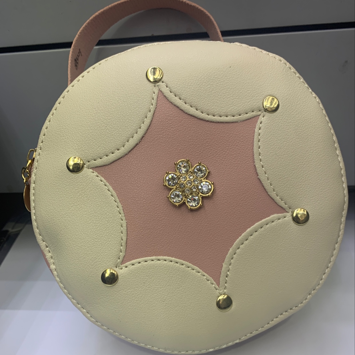 Handbag details Picture
