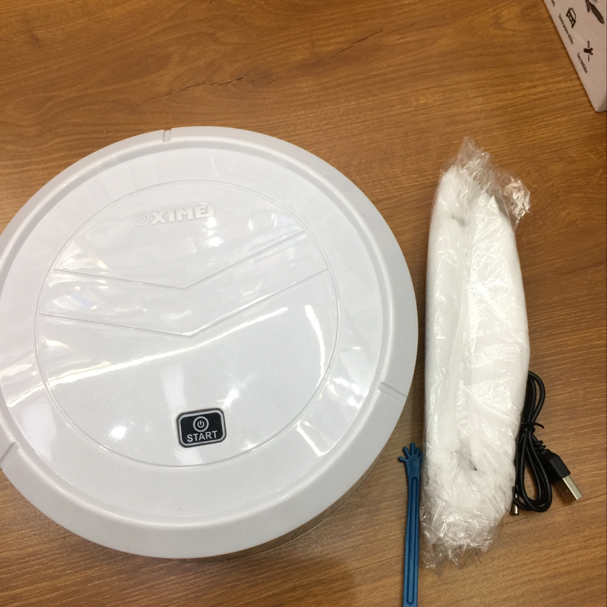 智能扫地机产品图