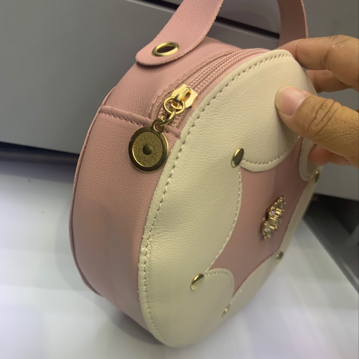 Handbag full figure