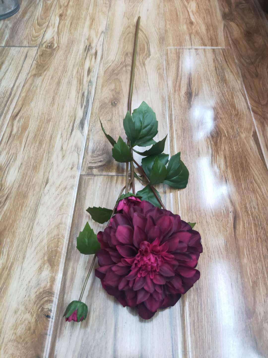 Factory direct sales of artificial flowers wholesale. 4 beautiful dahlias for indoor decoration. Multiple colors to choose from detail image 3