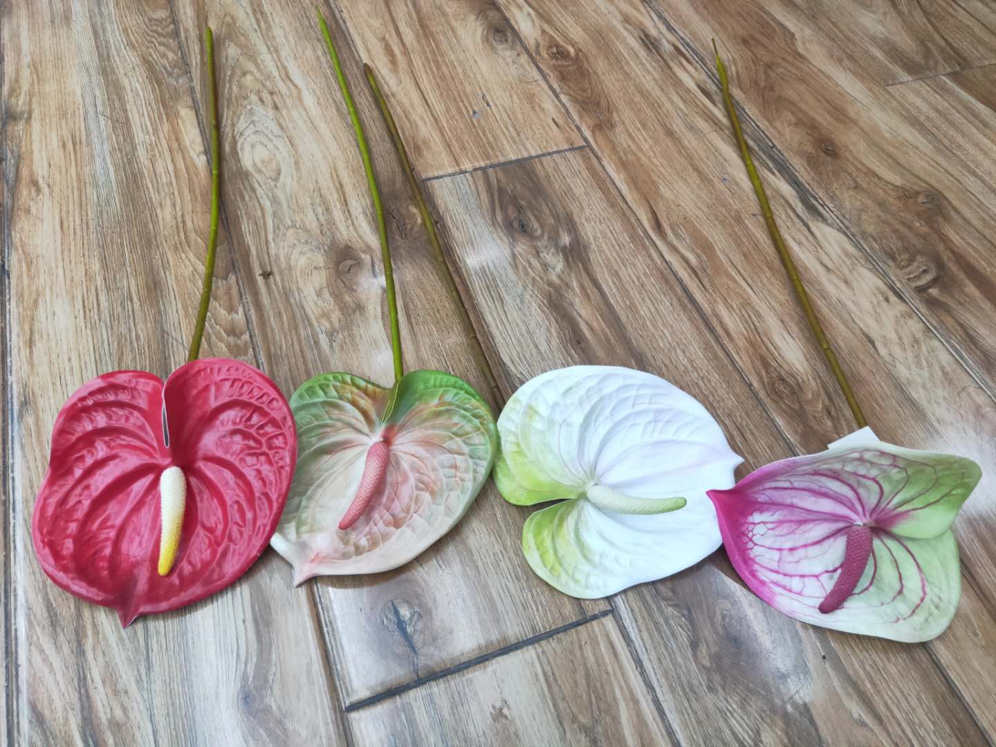 Factory direct sales of artificial flowers, wholesale of single anthuriums, and multiple color options for living room decoration Specification image