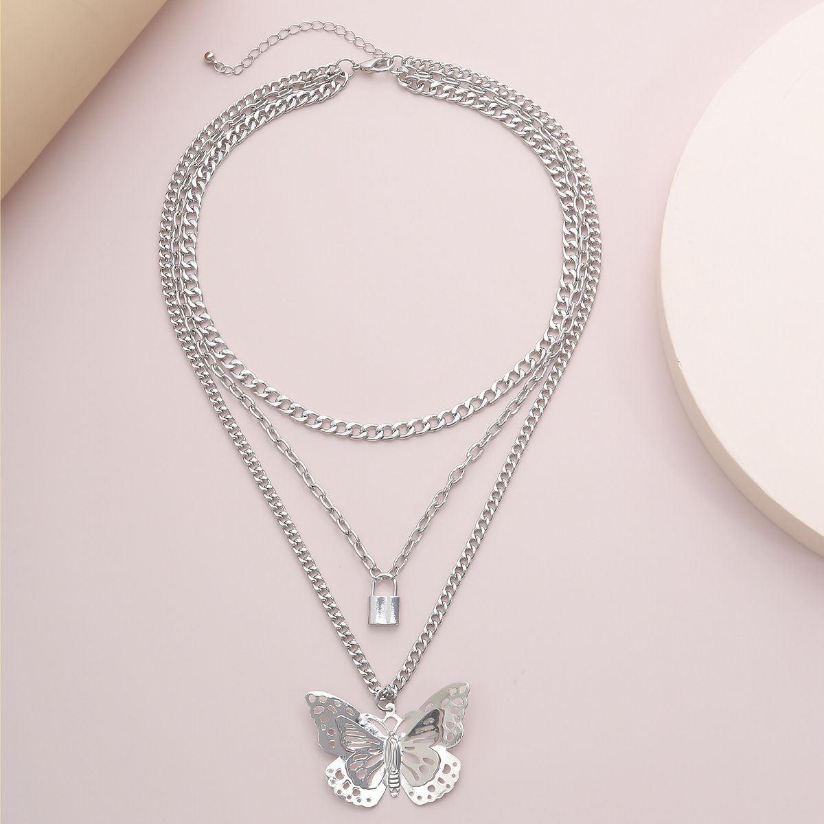 European and American cross-border jewelry, simple ins metal lock-shaped pendant necklace, fashionable and exaggerated hollowed-out large butterfly necklace detail image 5