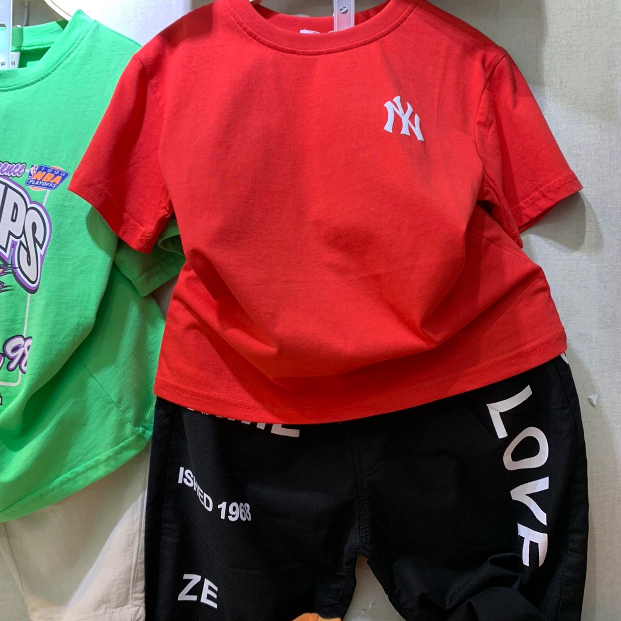 Solid-color short-sleeved suit detail image 3