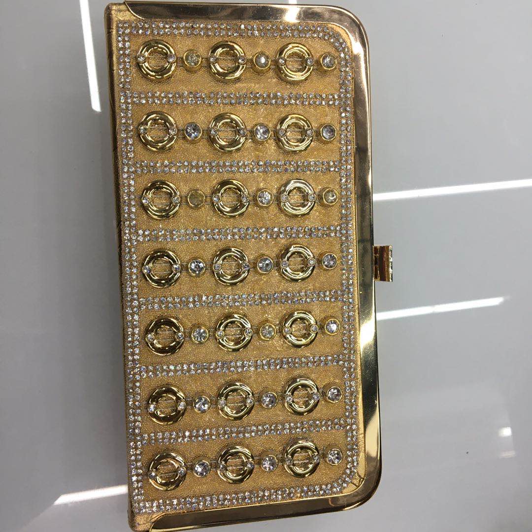 金色奢华硬壳包