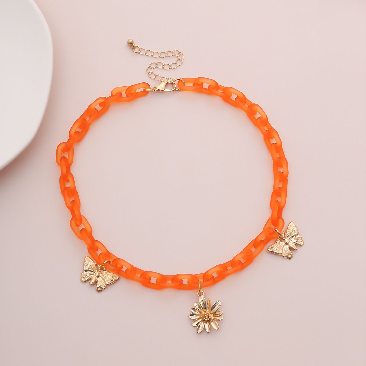 European and American cross-border accessories, hip-hop fashion acrylic chain necklace, simple ins butterfly flower pendant necklace detail image 9