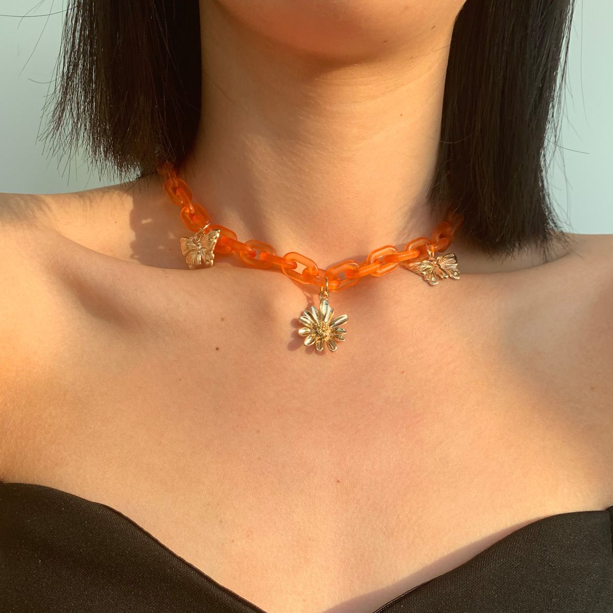 European and American cross-border accessories, hip-hop fashion acrylic chain necklace, simple ins butterfly flower pendant necklace detail image 8