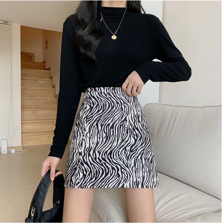 a large-sized zebra-print skirt, a mid-length high-waisted women's autumn A-line skirt, in an ins style, a chubby girl with a tight buttocks, a slightly plump girl in winter full figure