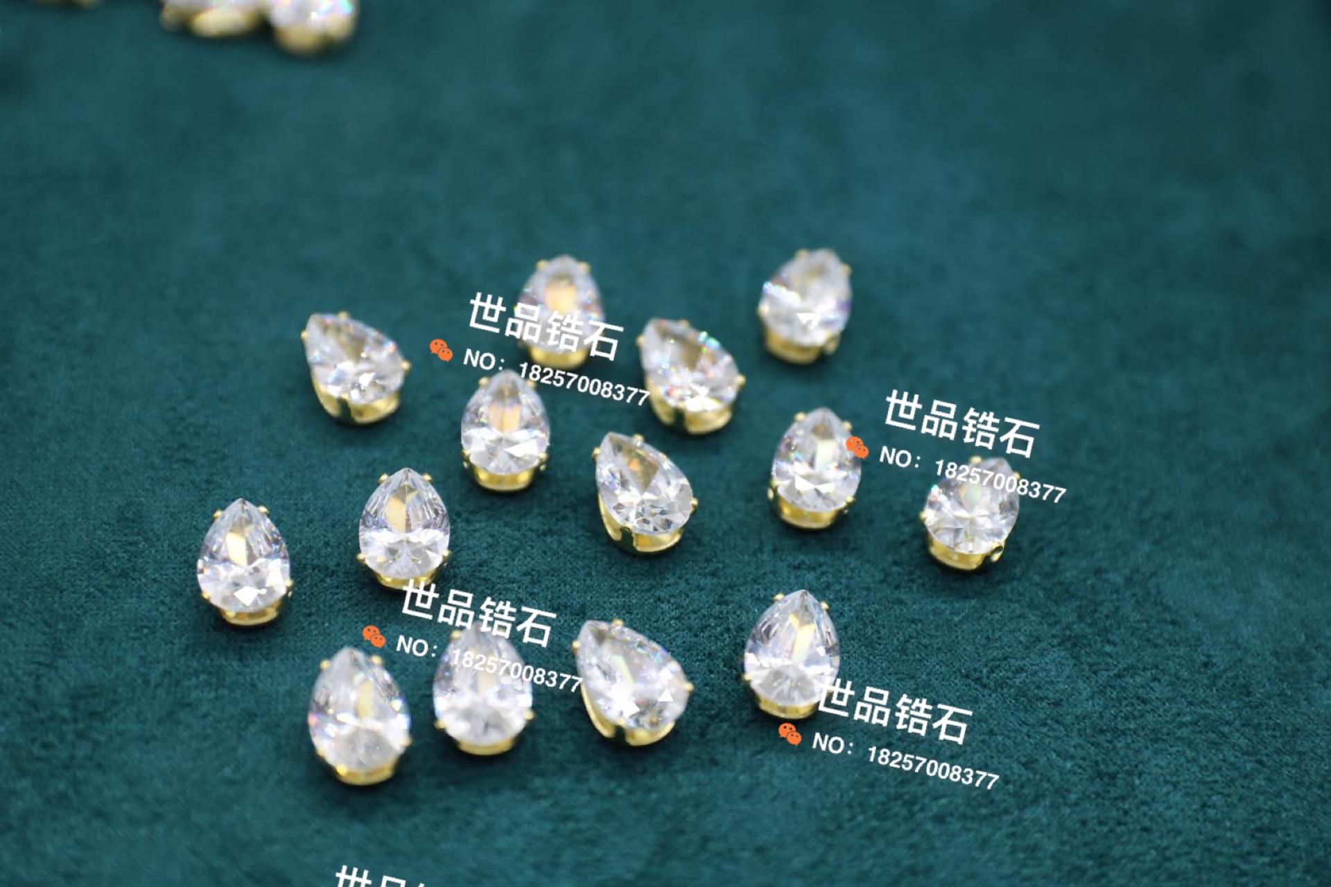 Factory direct sales of zircon claw earrings, necklaces, jewelry accessories, DIY nail art accessories, zircon Application Scenario