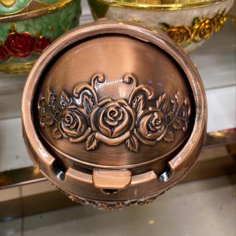 铜色玫瑰图案欧式风格球型烟灰缸