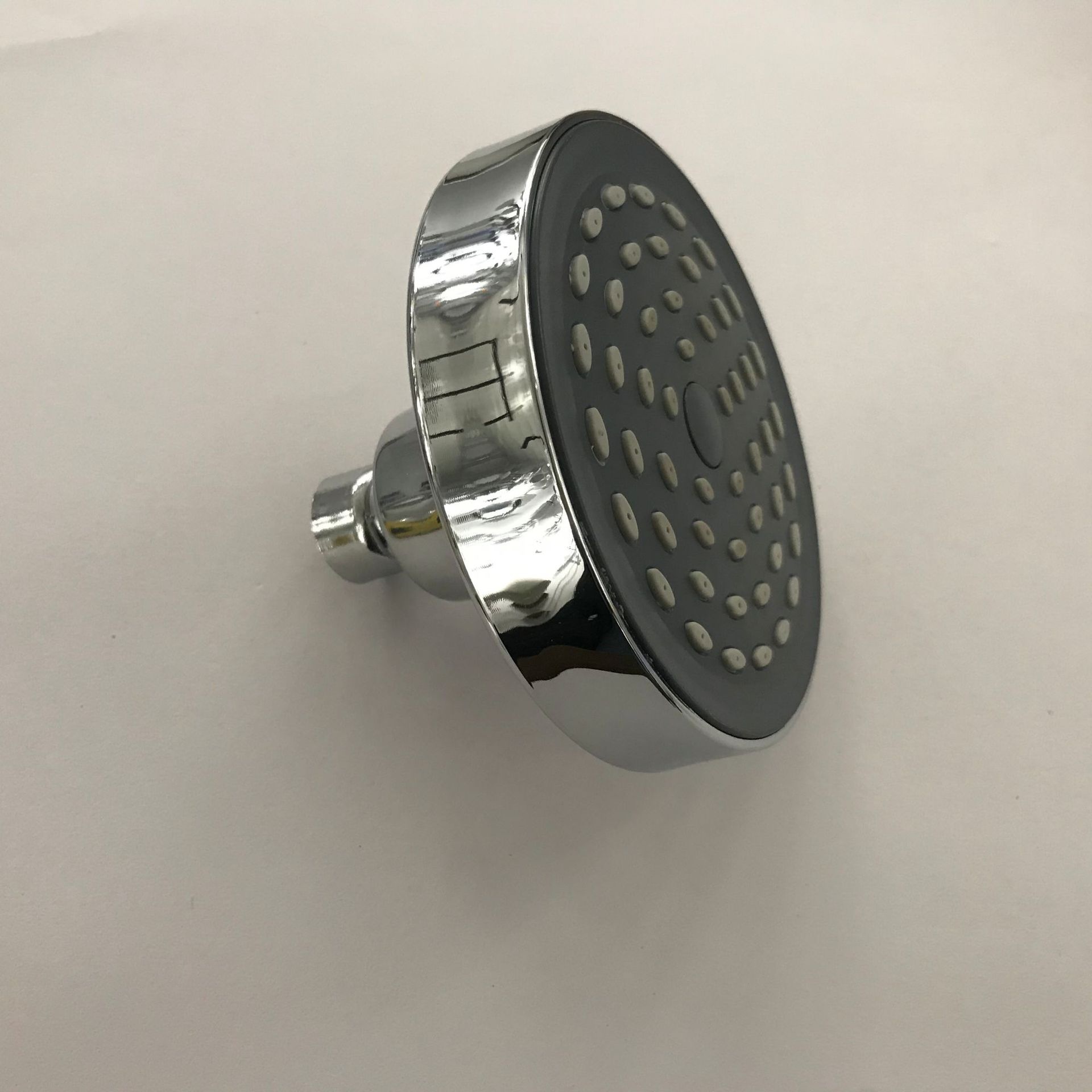 Factory direct sales of bathroom shower heads, small hanging heads, public bathhouse hanging heads, 4-inch shower heads Application Scenario