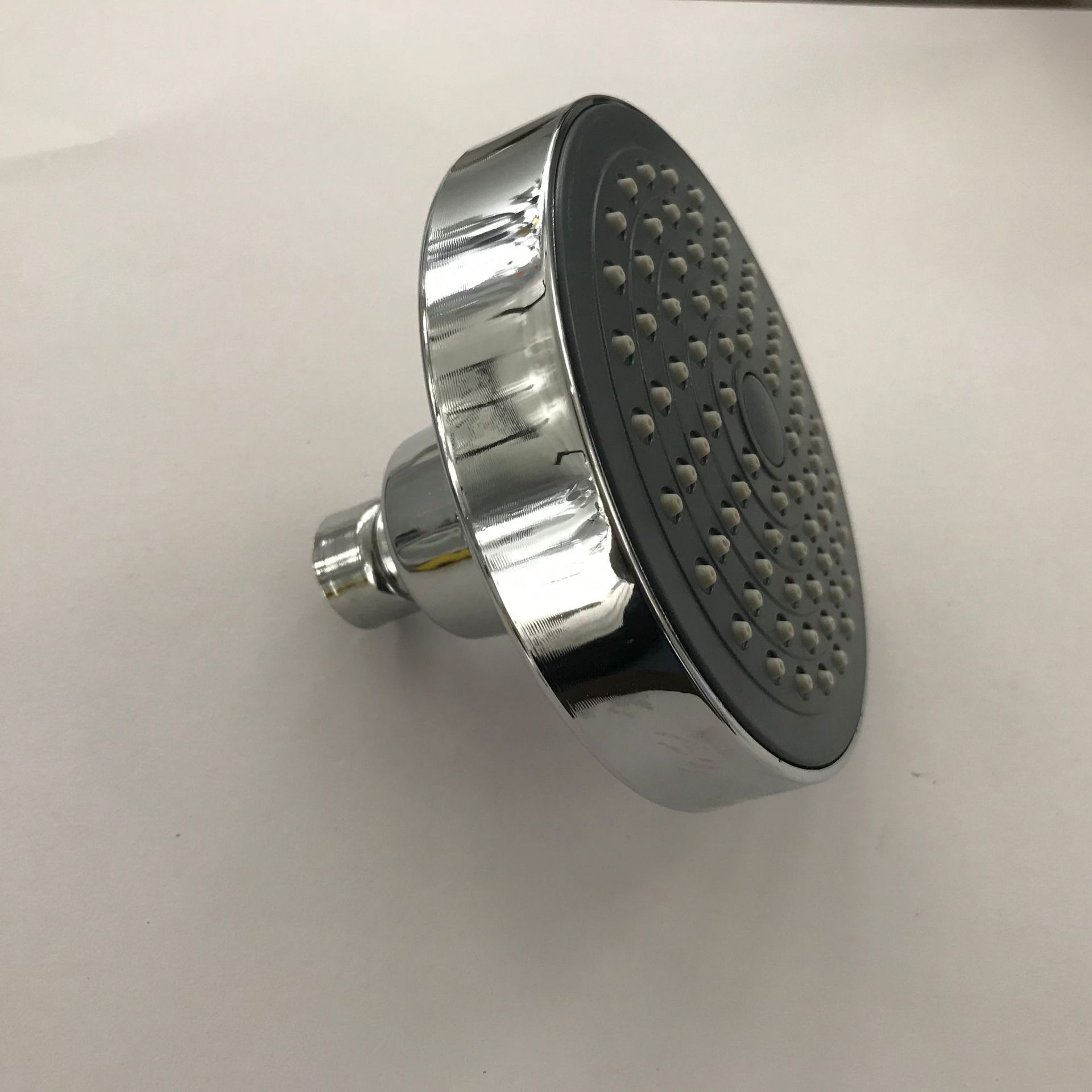 Factory direct sales of bathroom shower heads, small hanging heads, public bathhouse hanging heads, 4-inch shower heads undefined