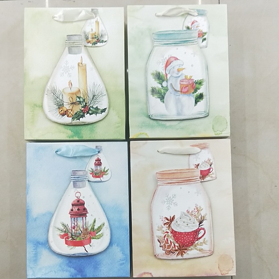 Factory direct sales of Christmas powder patch gift bags and creative paper bags in stock