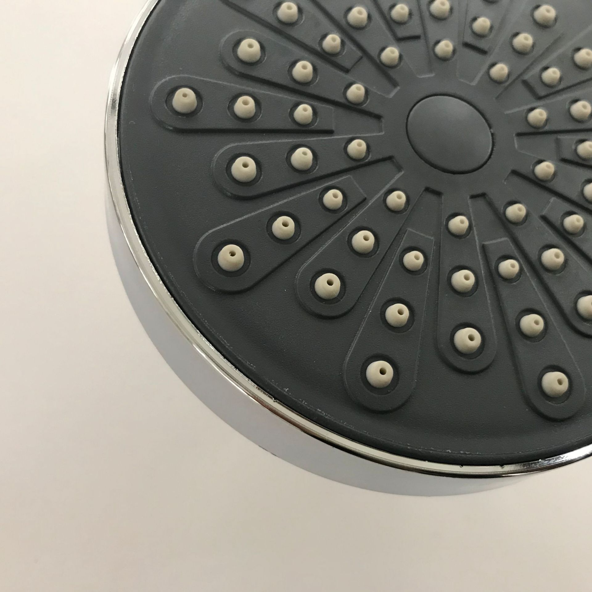 Factory direct sales of bathroom shower heads, small hanging heads, public bathhouse hanging heads, 4-inch shower heads undefined