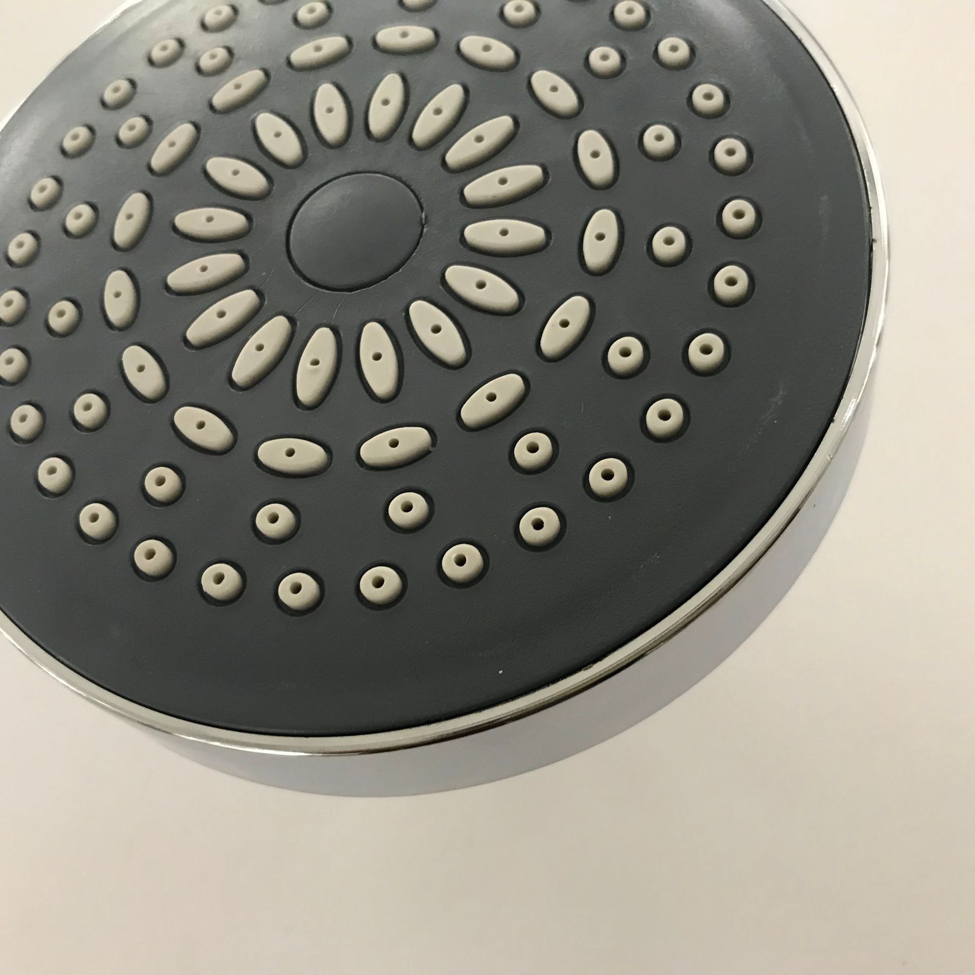 Factory direct sales of bathroom shower heads, small hanging heads, public bathhouse hanging heads, 4-inch shower heads undefined