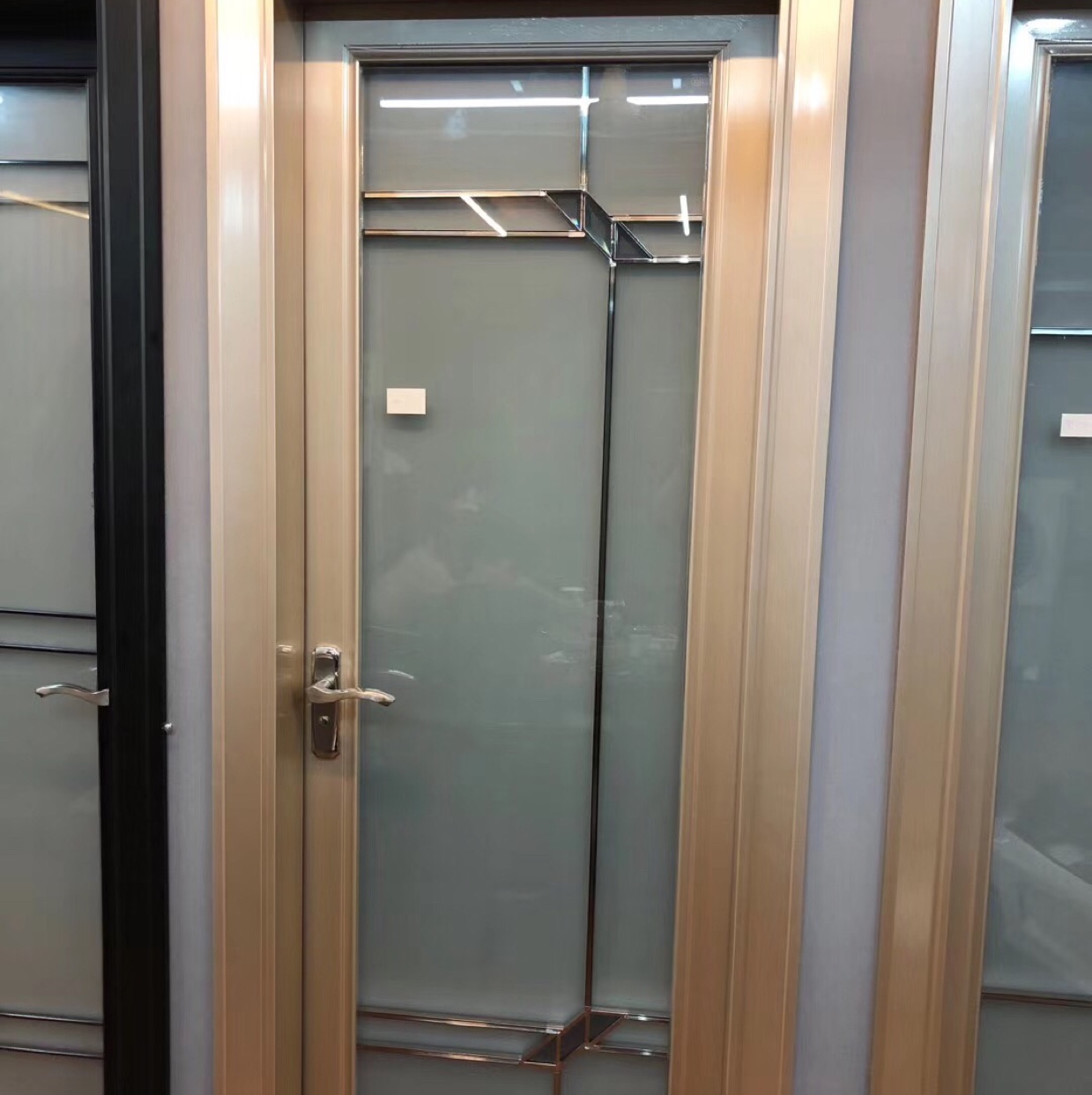铝合金卫生间门，aluminum bathroom door2