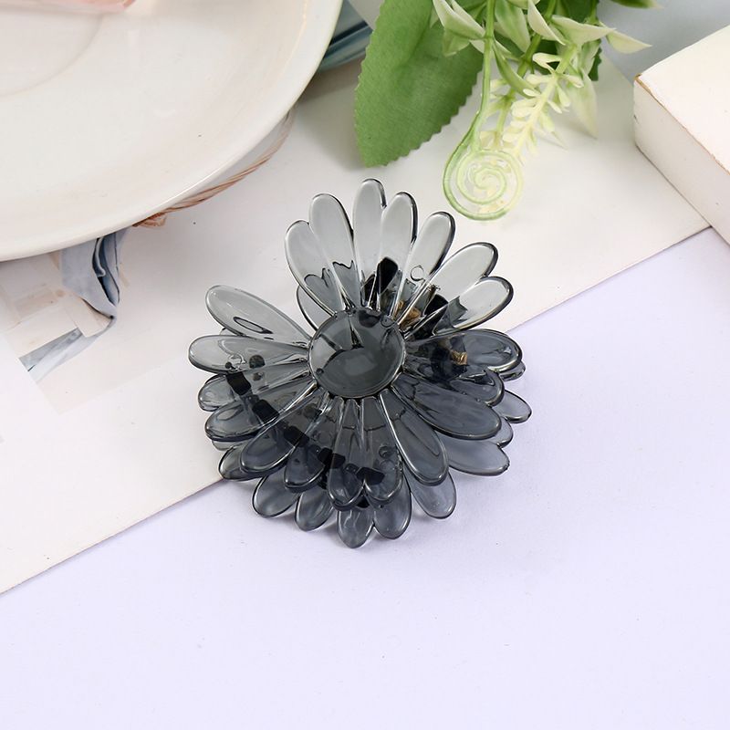 A cute Japanese and Korean inS-style Daisy flower hair clip with a cute girl's grab clip and a sweet bangs headwear clip Specification image