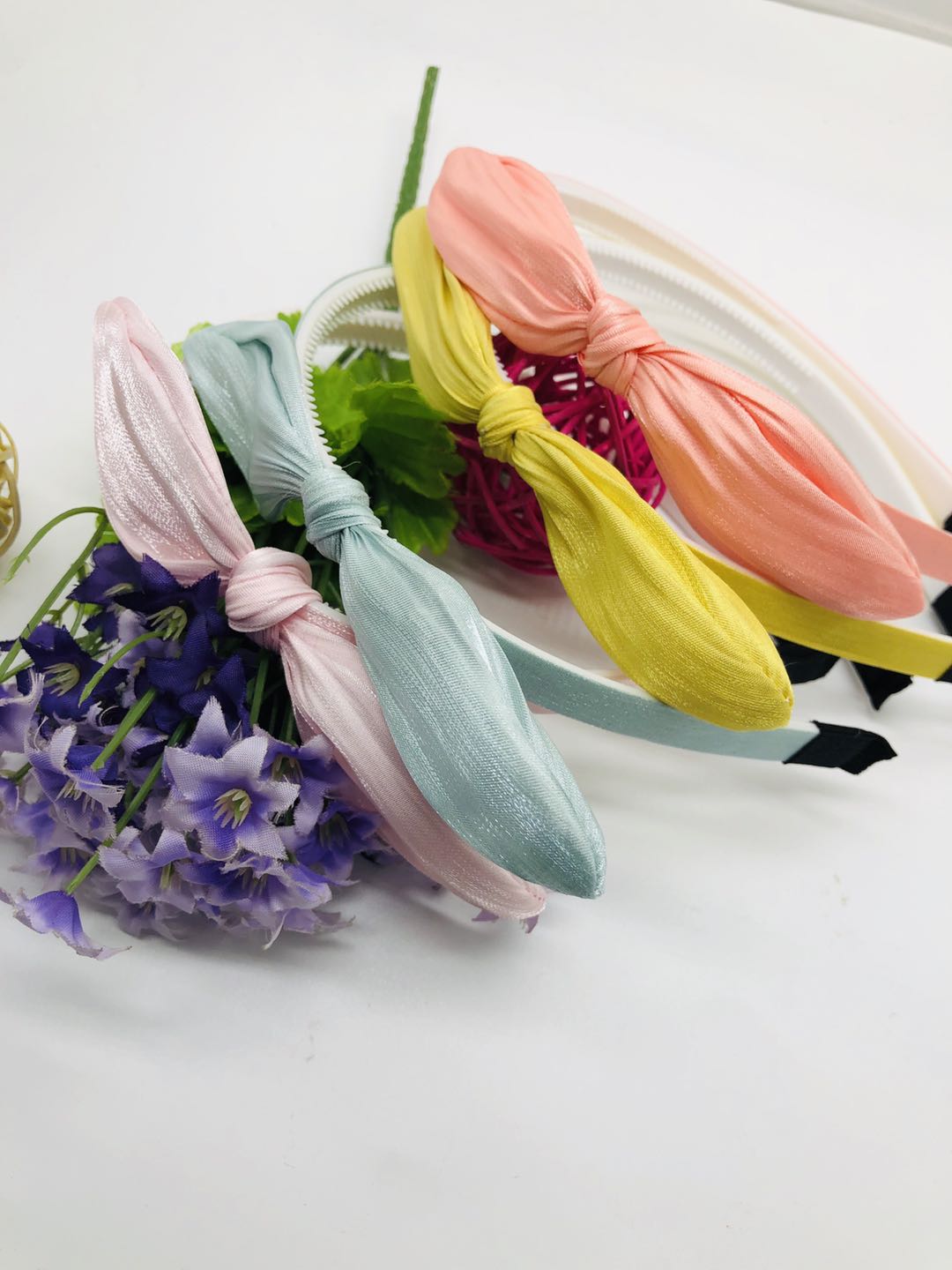 New high-quality Korean bow children's small scented fabric pleated large bow girls' hair band headband accessories detail image 5