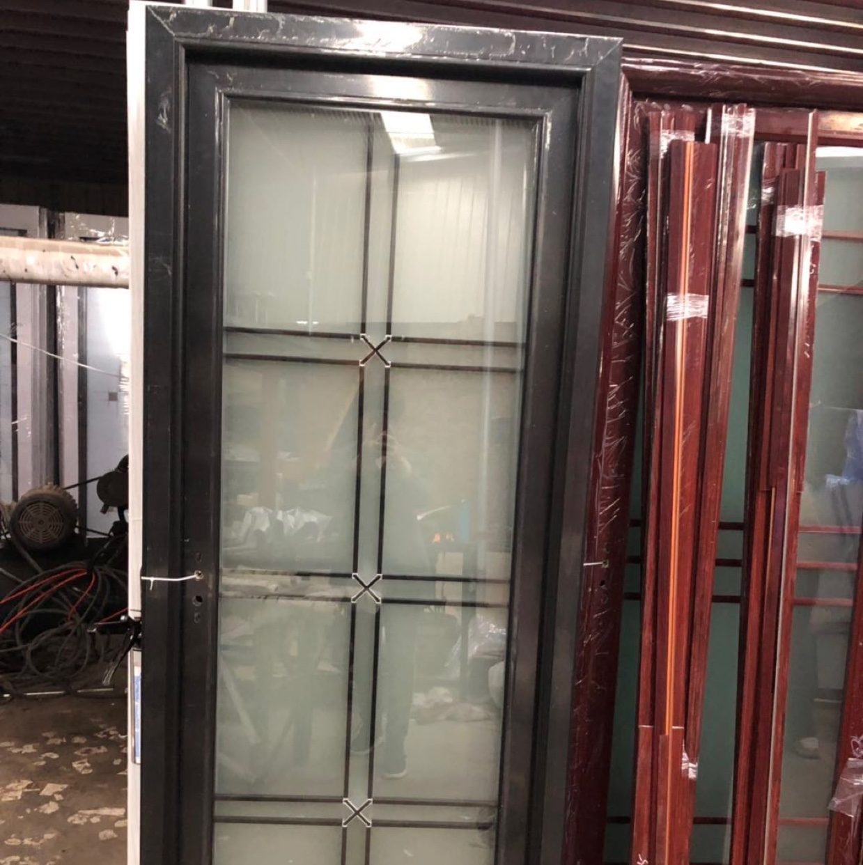 铝合金卫生间门，aluminum bathroom door4