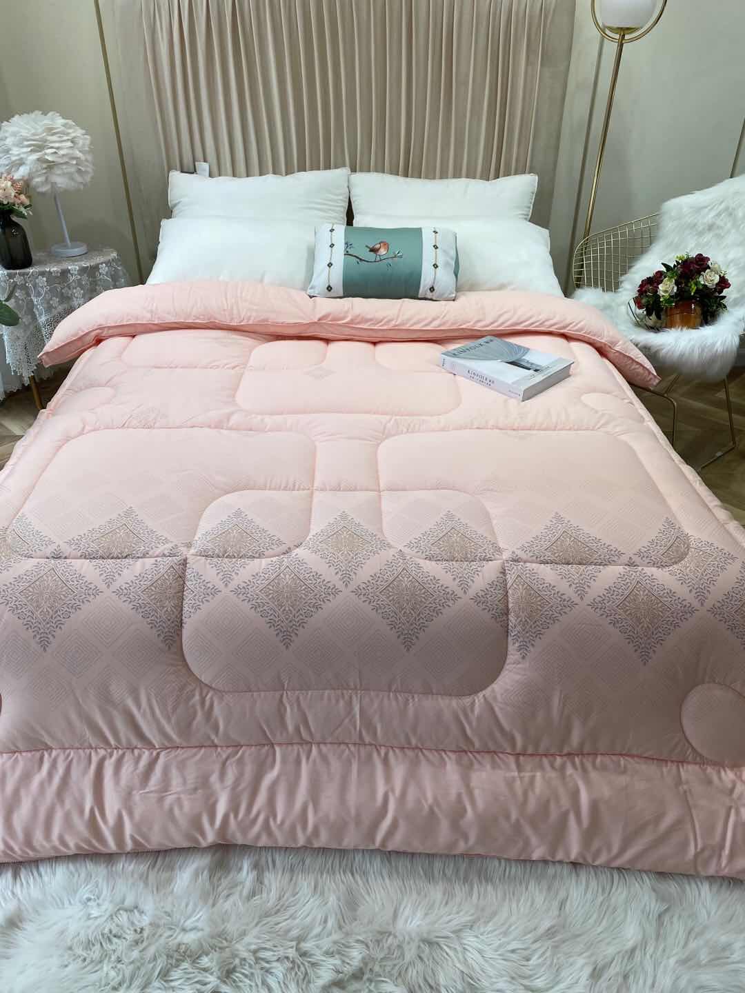 2020 New Explosive Net Red Cotton Thickened Warm Winter Quilt Cotton Embroidery Core undefined