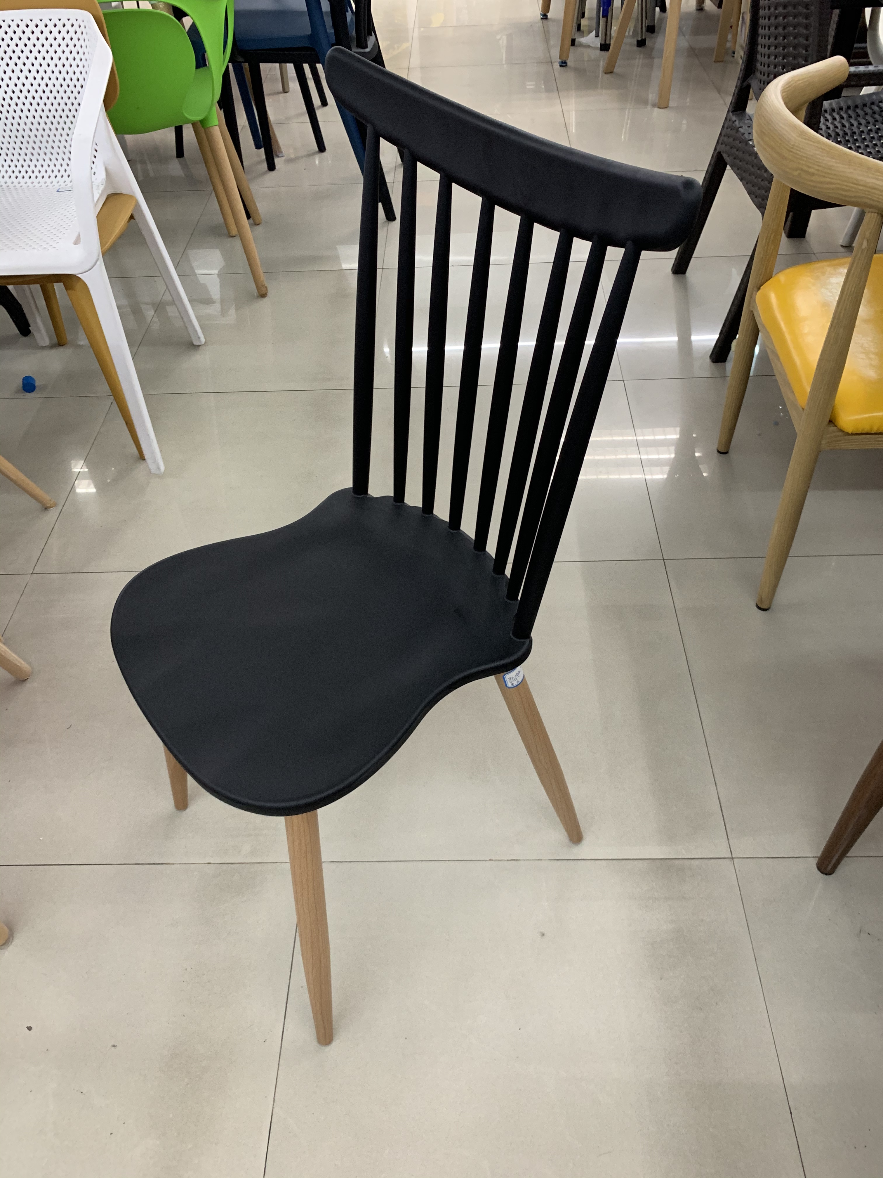 Grand Windsor Chair Upscale Fashion Chair details Picture