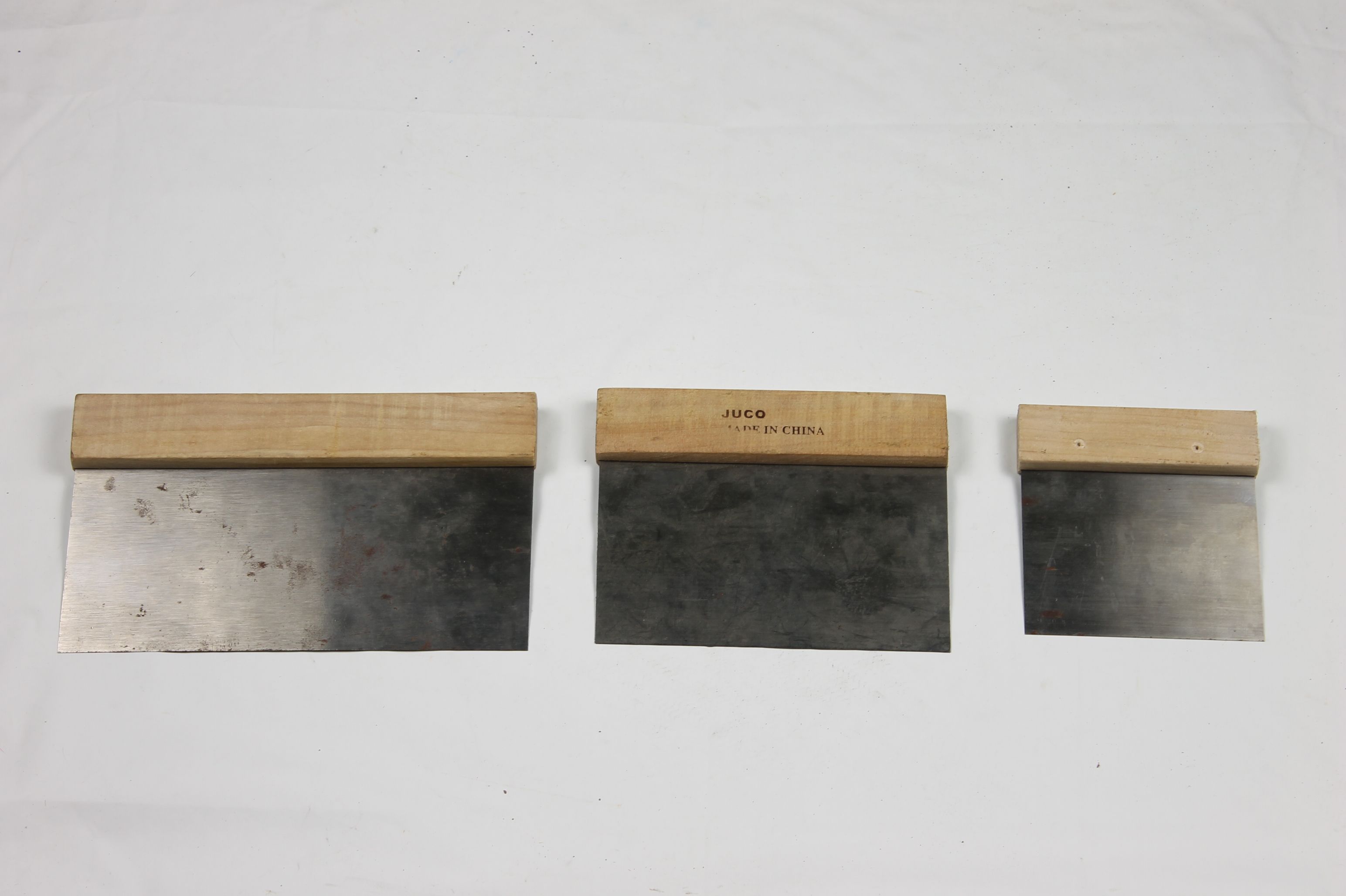 Paint brush roller brush wooden handle scraper hardware tools sold in Middle Eastern countries thumbnail