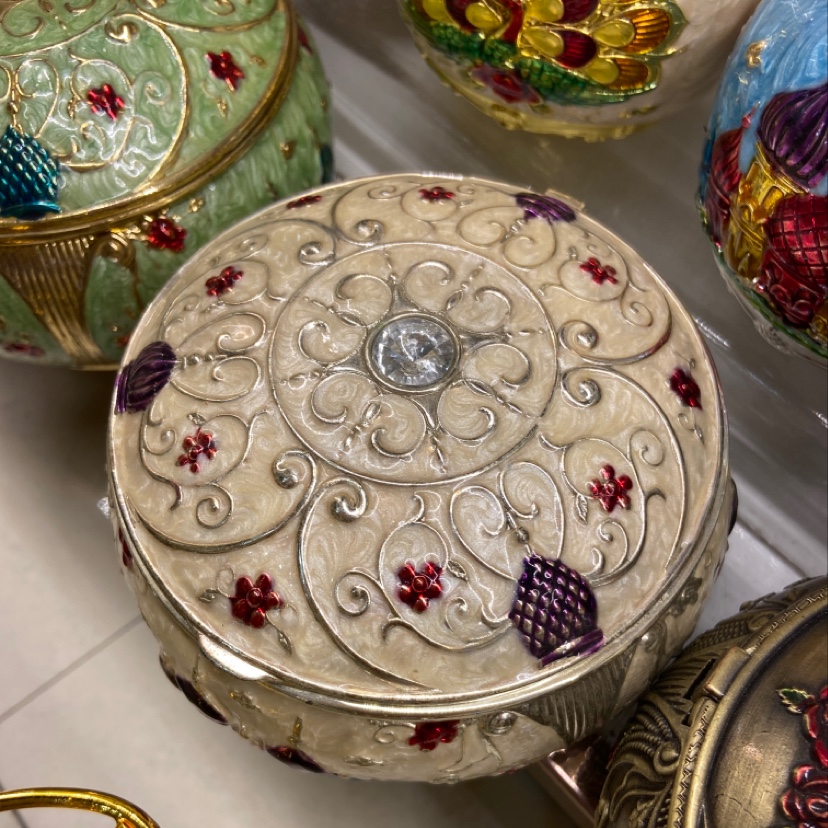 白色欧式宫廷风钵体烟灰缸