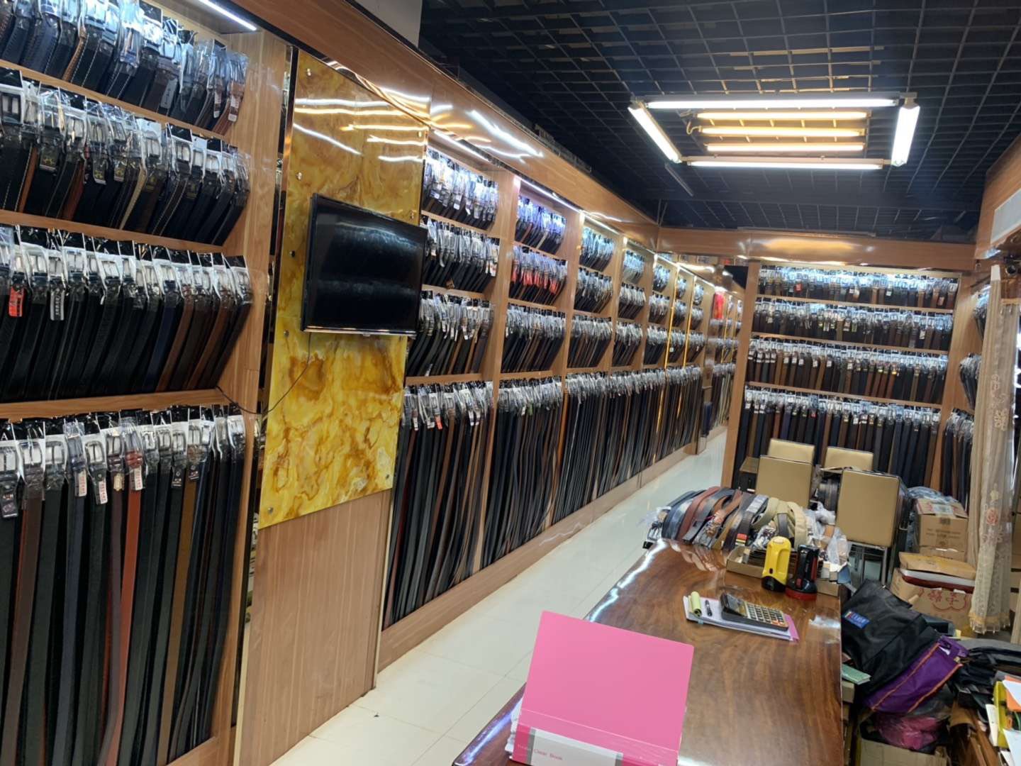 Dehong leather goods direct sales from Yiwu describe pic - 3