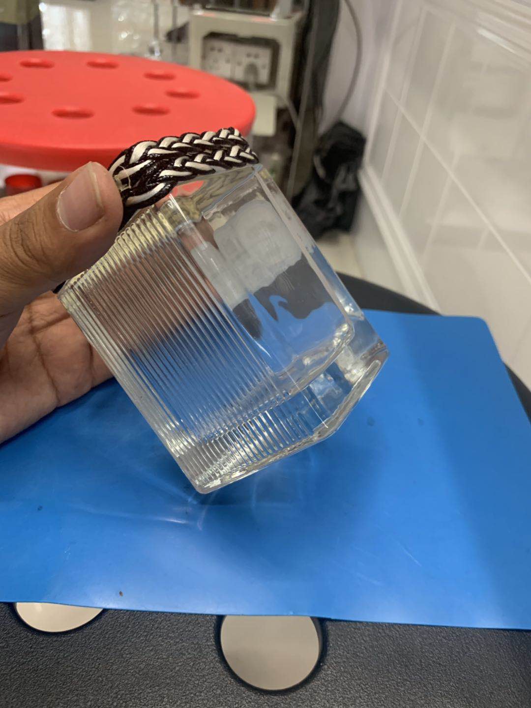 Simple and modern rope-wound glass transparent square VAT small vase decoration, creative flower arrangement for interior soft decoration in the living room Specification image